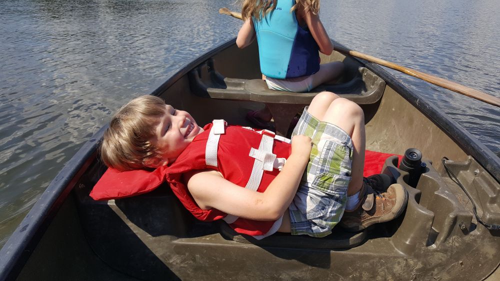 Kids canoeing